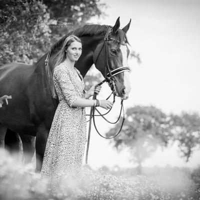 Zwart-Wit Paard Mens | 19 Portfolio Deborah Swaans 